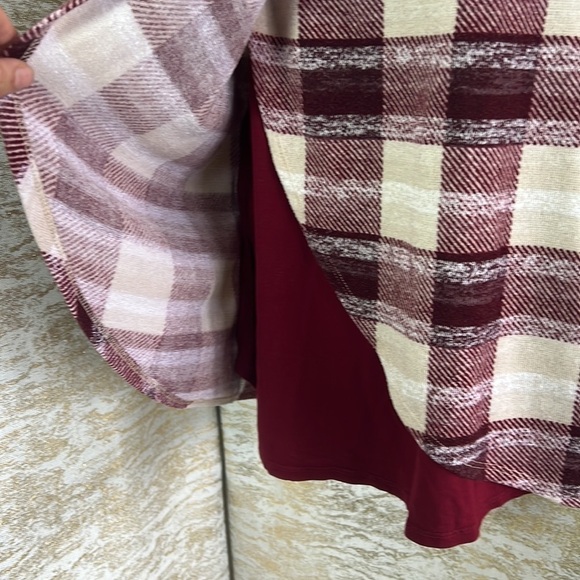 Hello Miz Plaid Overlap Sweater Knit Maternity & Nursing Top Size M - Picture 10 of 17